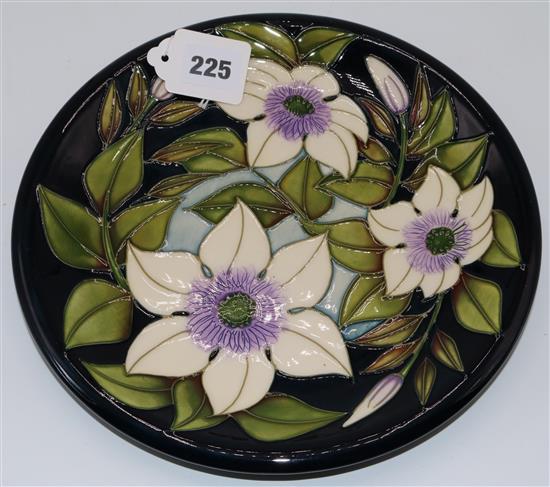 A Moorcroft white clematis design dish, 2001